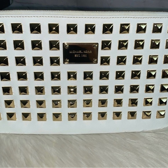 Michael Kors HAMILTON Tote/PYRAMID STUDDED XL Wristlet 2pc Set - Picture 13 of 16